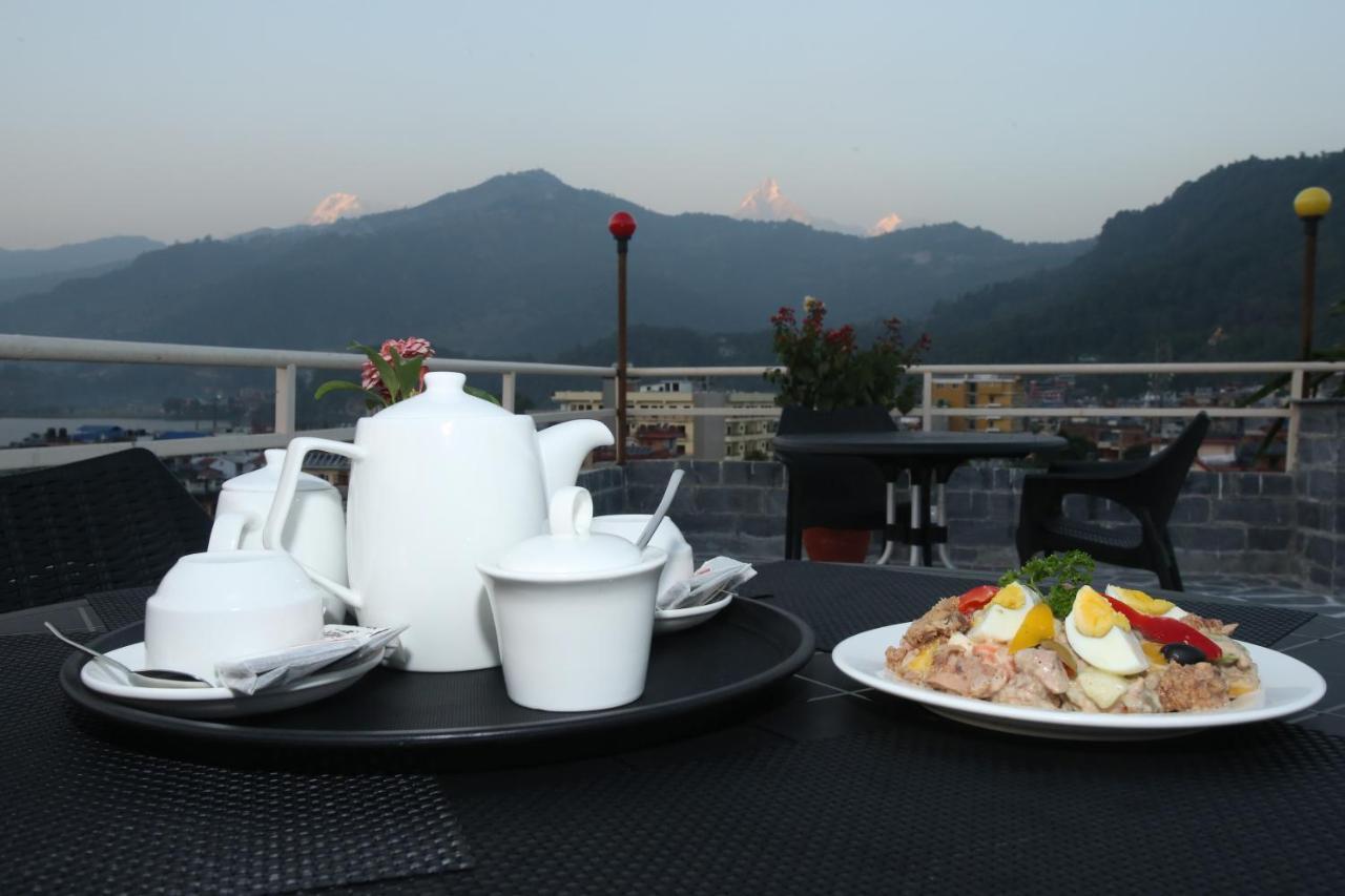 Hotel White Himal Pokhara Eksteriør billede