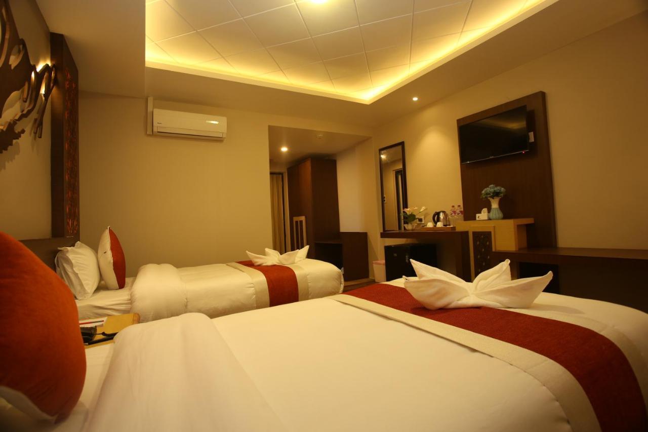 Hotel White Himal Pokhara Eksteriør billede