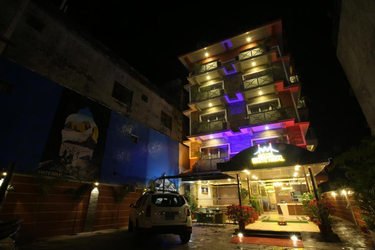 Hotel White Himal Pokhara Eksteriør billede