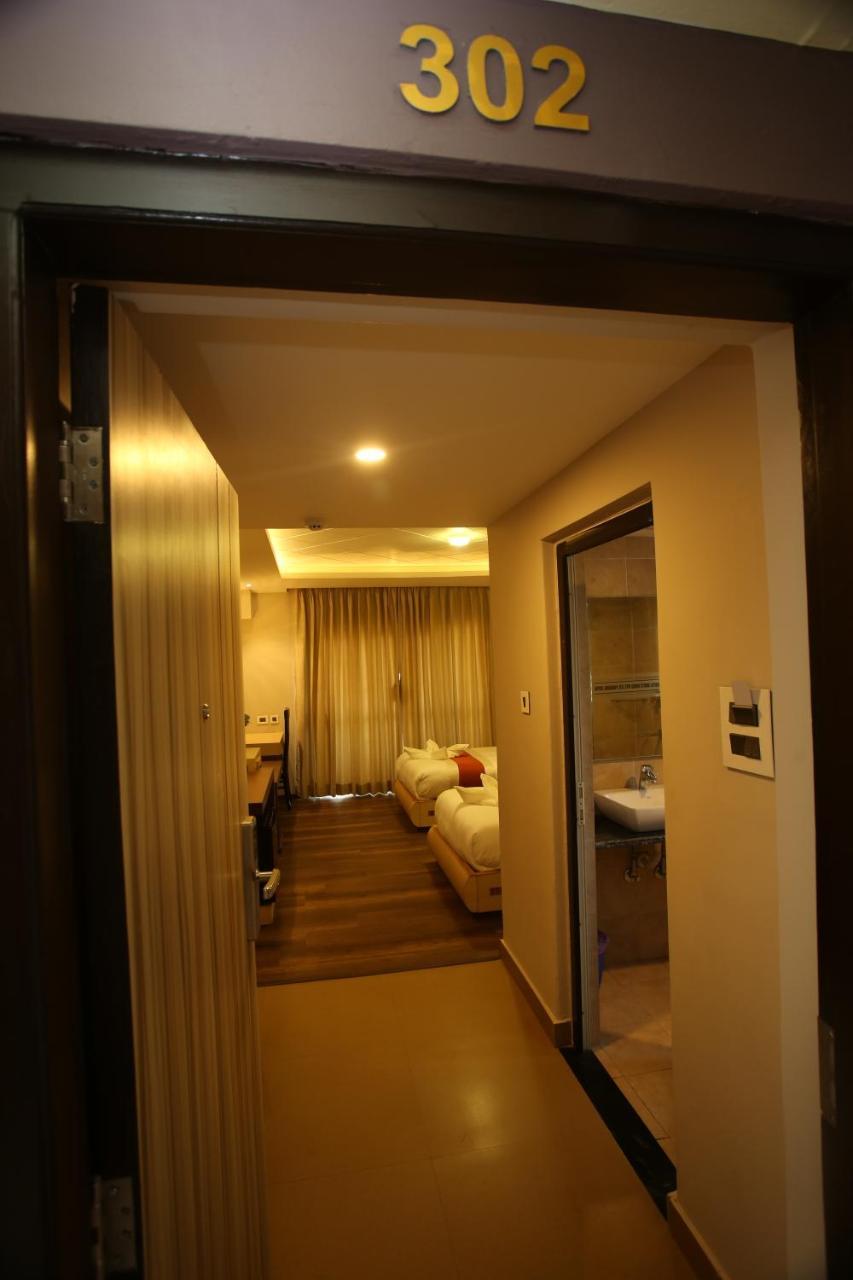 Hotel White Himal Pokhara Eksteriør billede