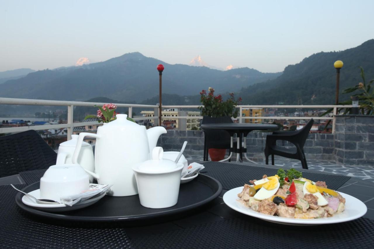 Hotel White Himal Pokhara Eksteriør billede