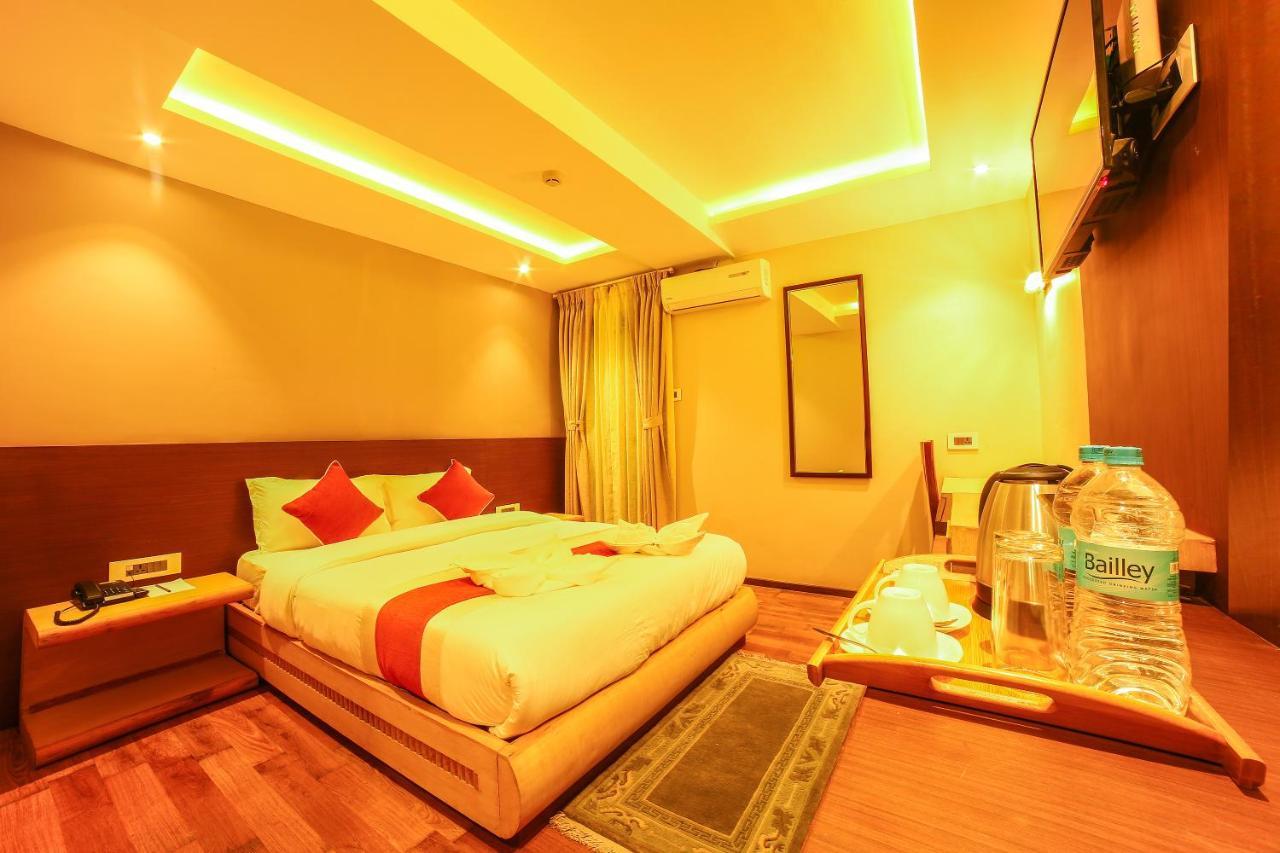 Hotel White Himal Pokhara Eksteriør billede
