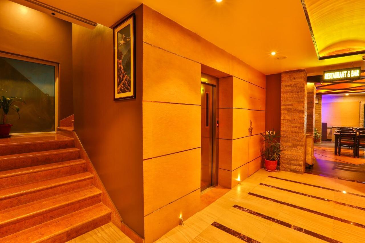 Hotel White Himal Pokhara Eksteriør billede