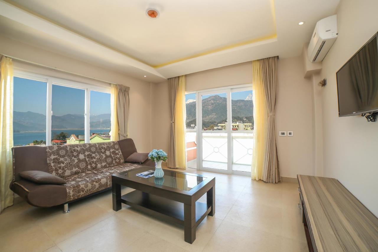 Hotel White Himal Pokhara Eksteriør billede