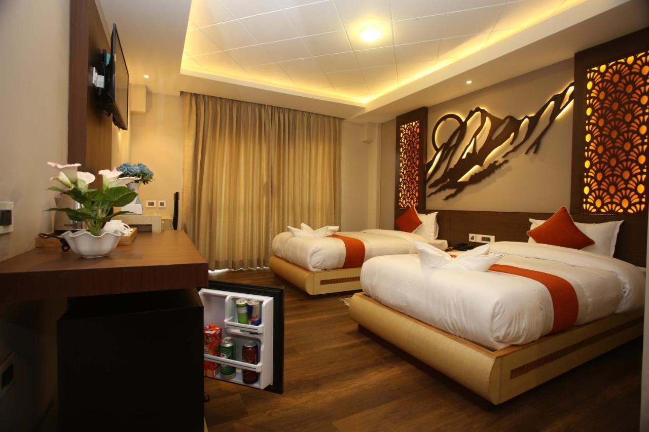 Hotel White Himal Pokhara Eksteriør billede
