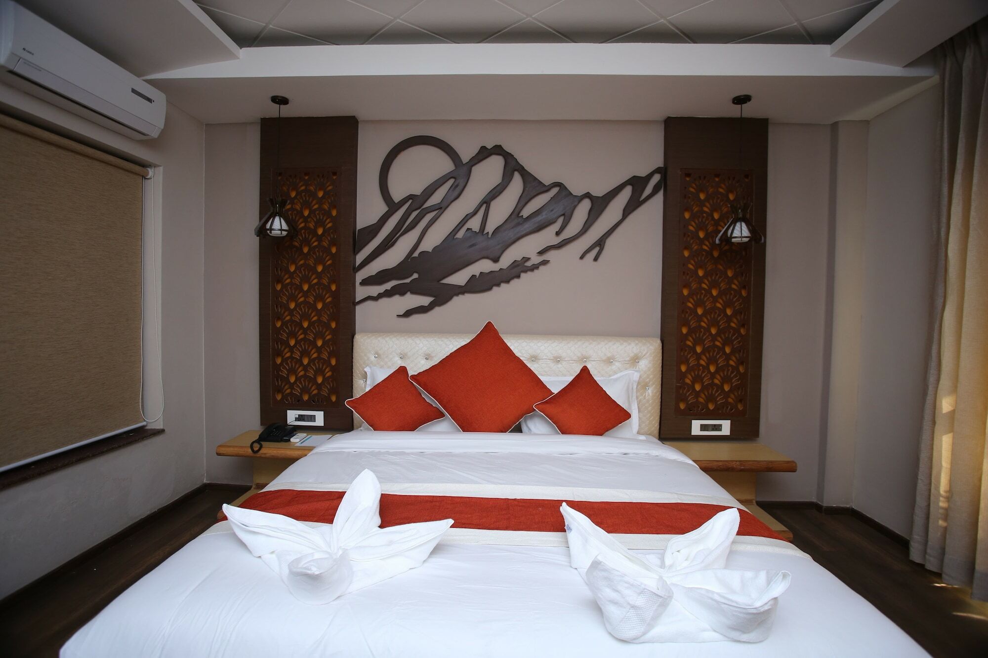 Hotel White Himal Pokhara Eksteriør billede