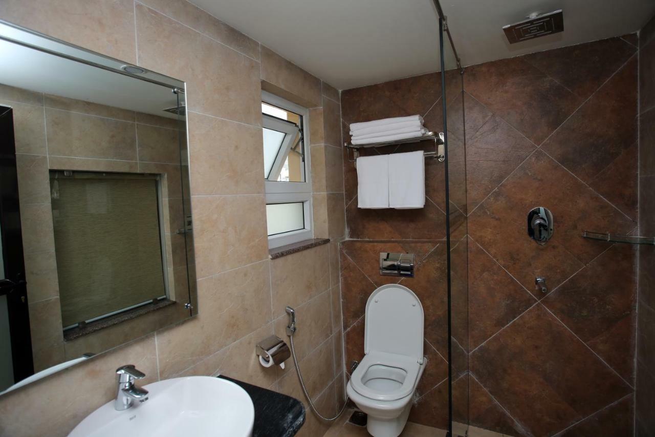 Hotel White Himal Pokhara Eksteriør billede